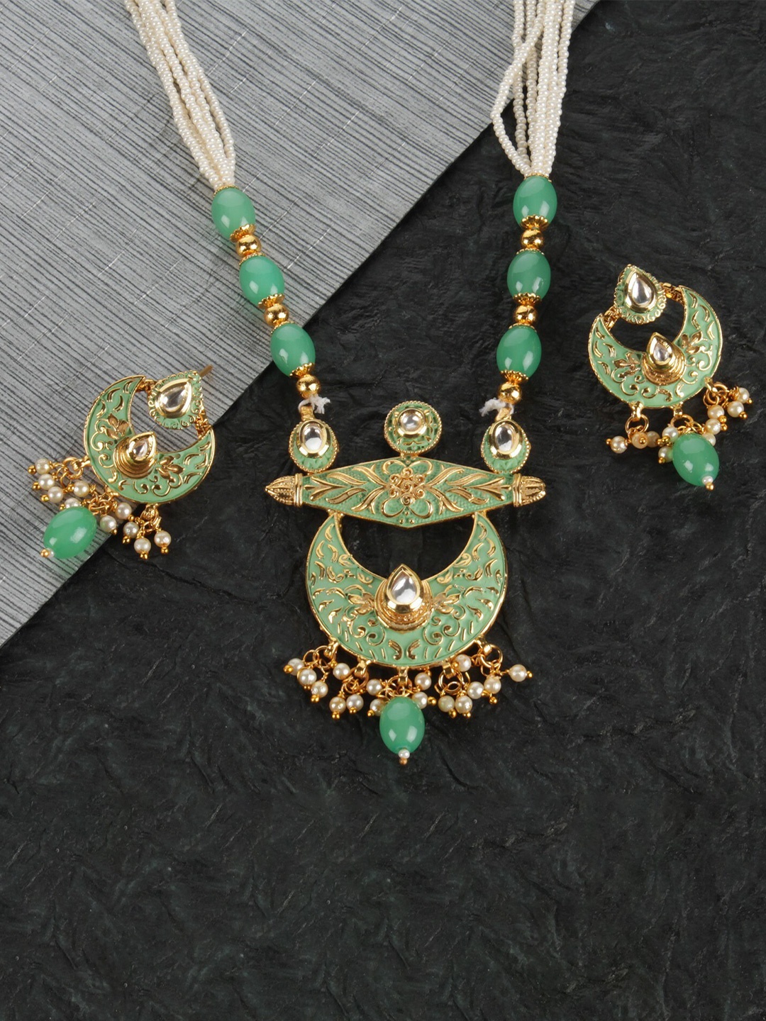 

Kord Store Gold-Plated Kundan-Studded & Beaded Meenakari Jewellery Set