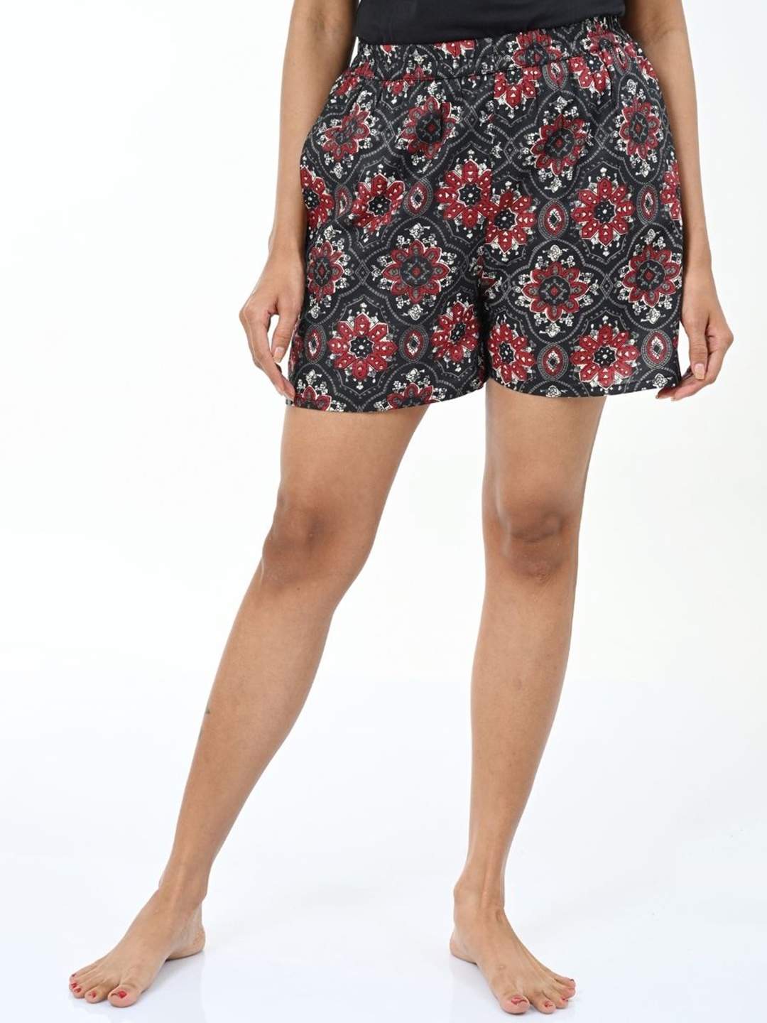 

30 Looks Women Cotton Ethnic Motifs Mid-Rise Printed Lounge Shorts, Black