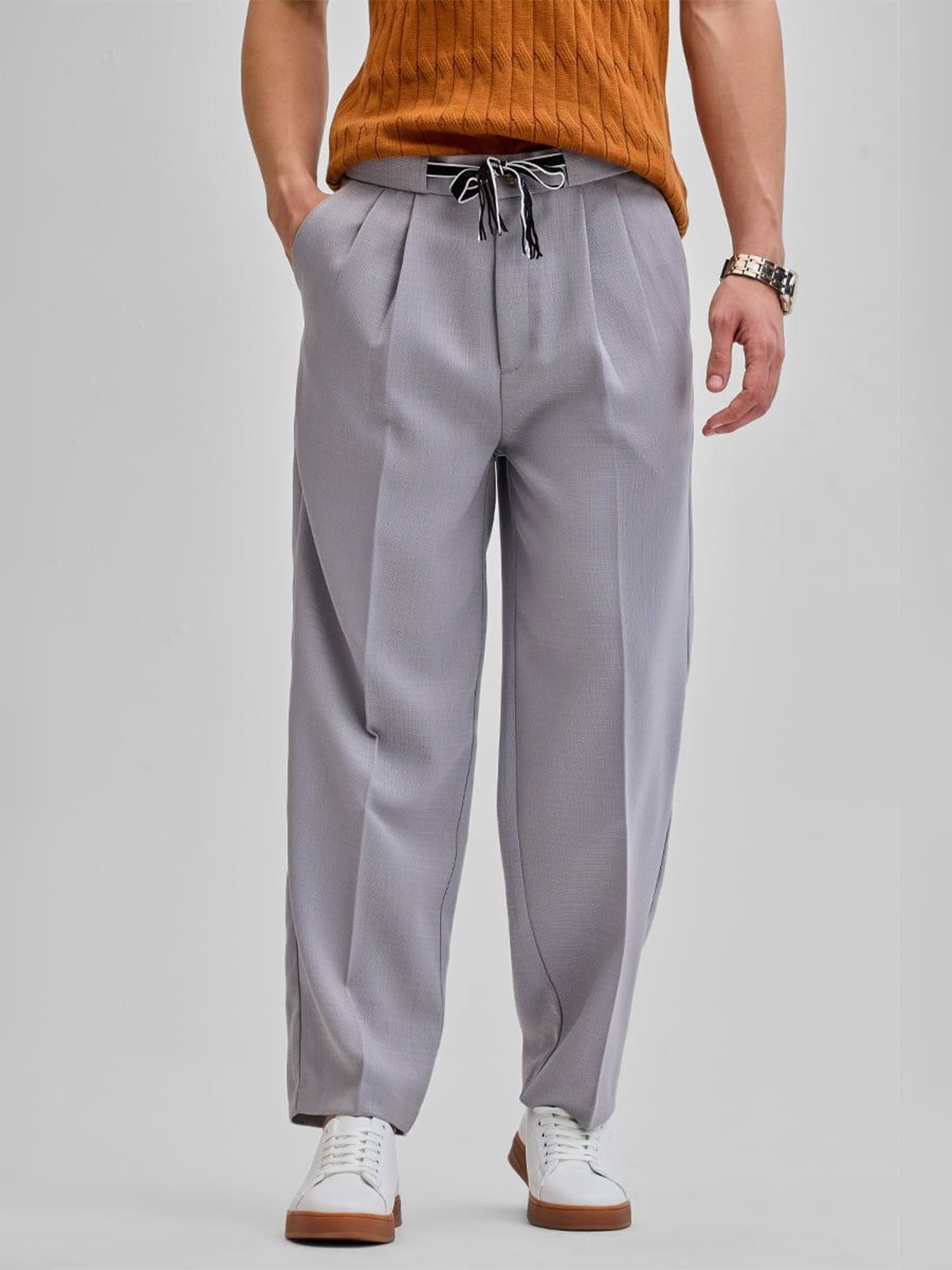 

Snitch Men Light Grey Plain Relaxed Fit Trousers