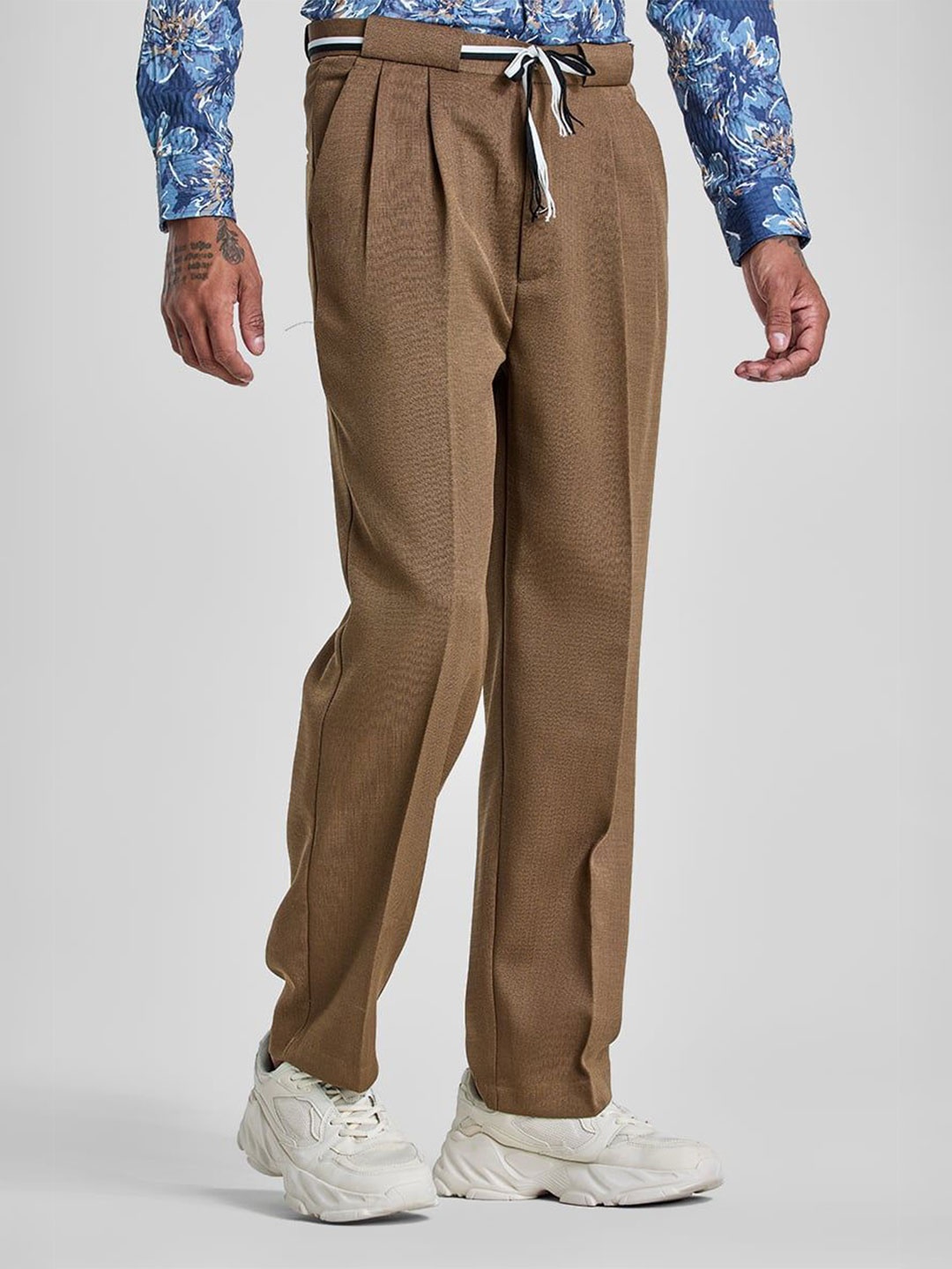 

Snitch Men Plain Relaxed Fit Trousers, Brown