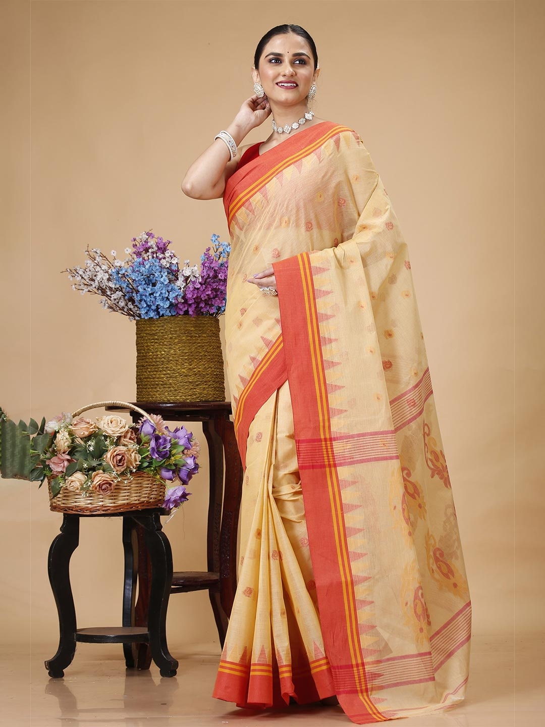 

SLAGHA Woven Design Pure Cotton Taant Saree, Khaki