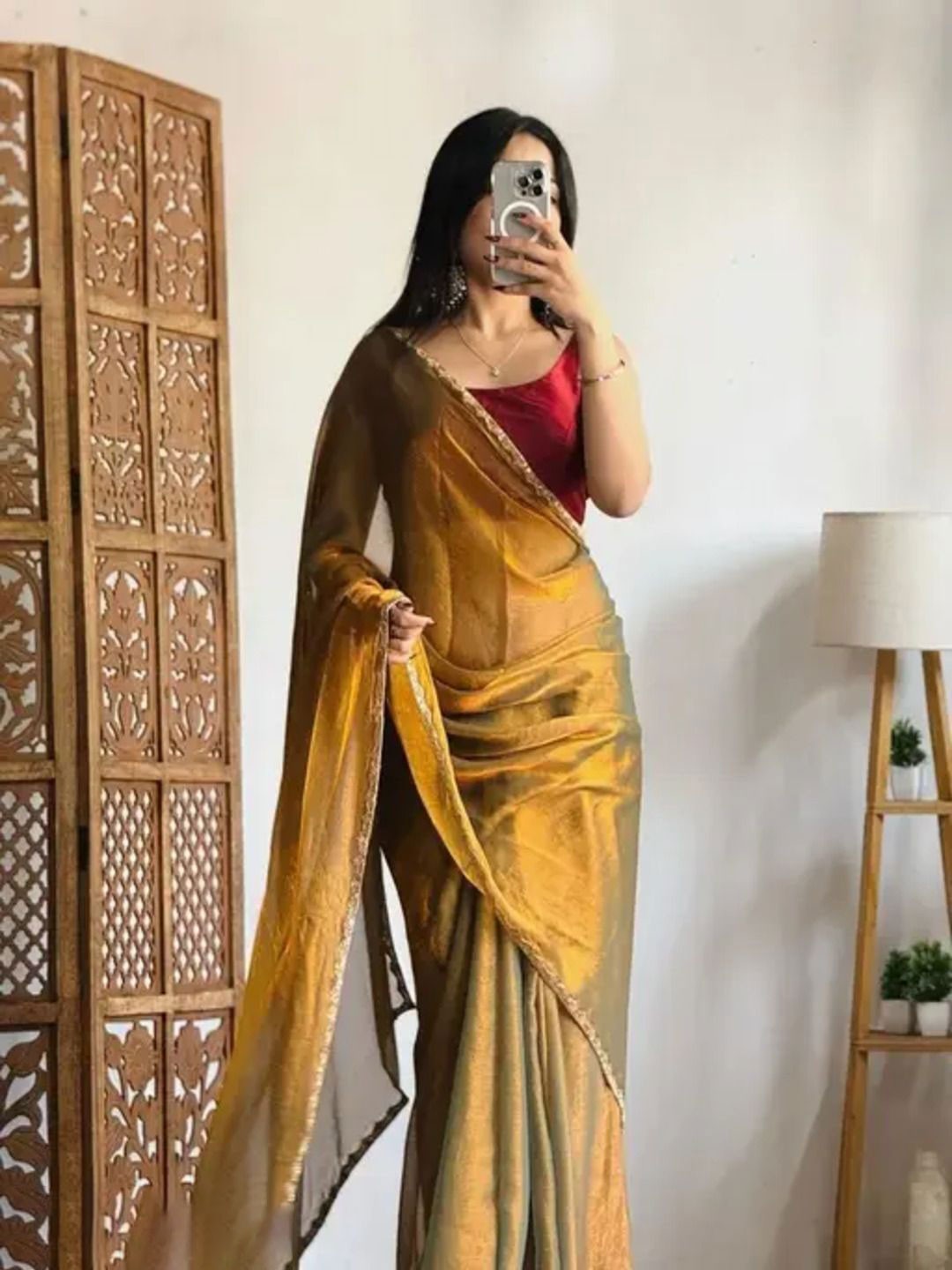 

VRAGI Embroidered Pure Chiffon Saree, Gold