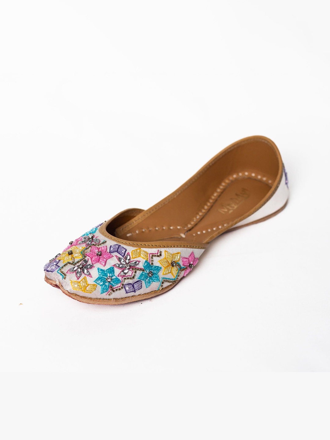 

MyMy footwear Women Embellished Mojaris, White