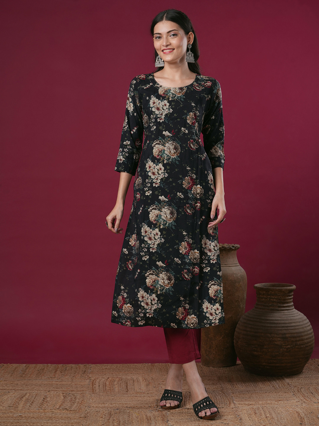 

FASHOR Floral Printed Round Neck Straight Kurta, Black