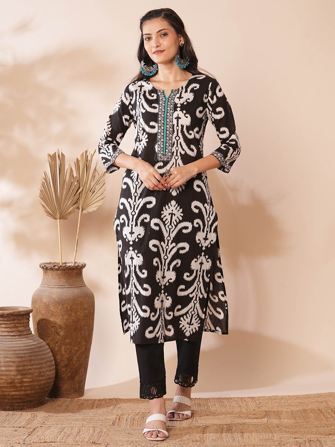 

FASHOR Ethnic Motifs Printed Round Neck Pure Cotton Straight Kurta, Black