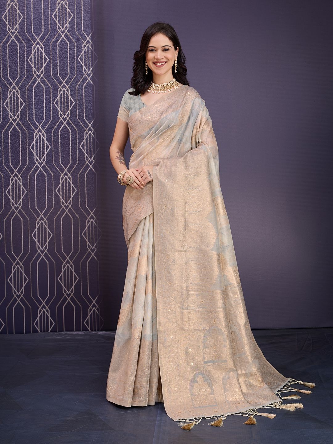

Rekha Maniyar Woven Design Aari Work Banarasi Saree, Beige