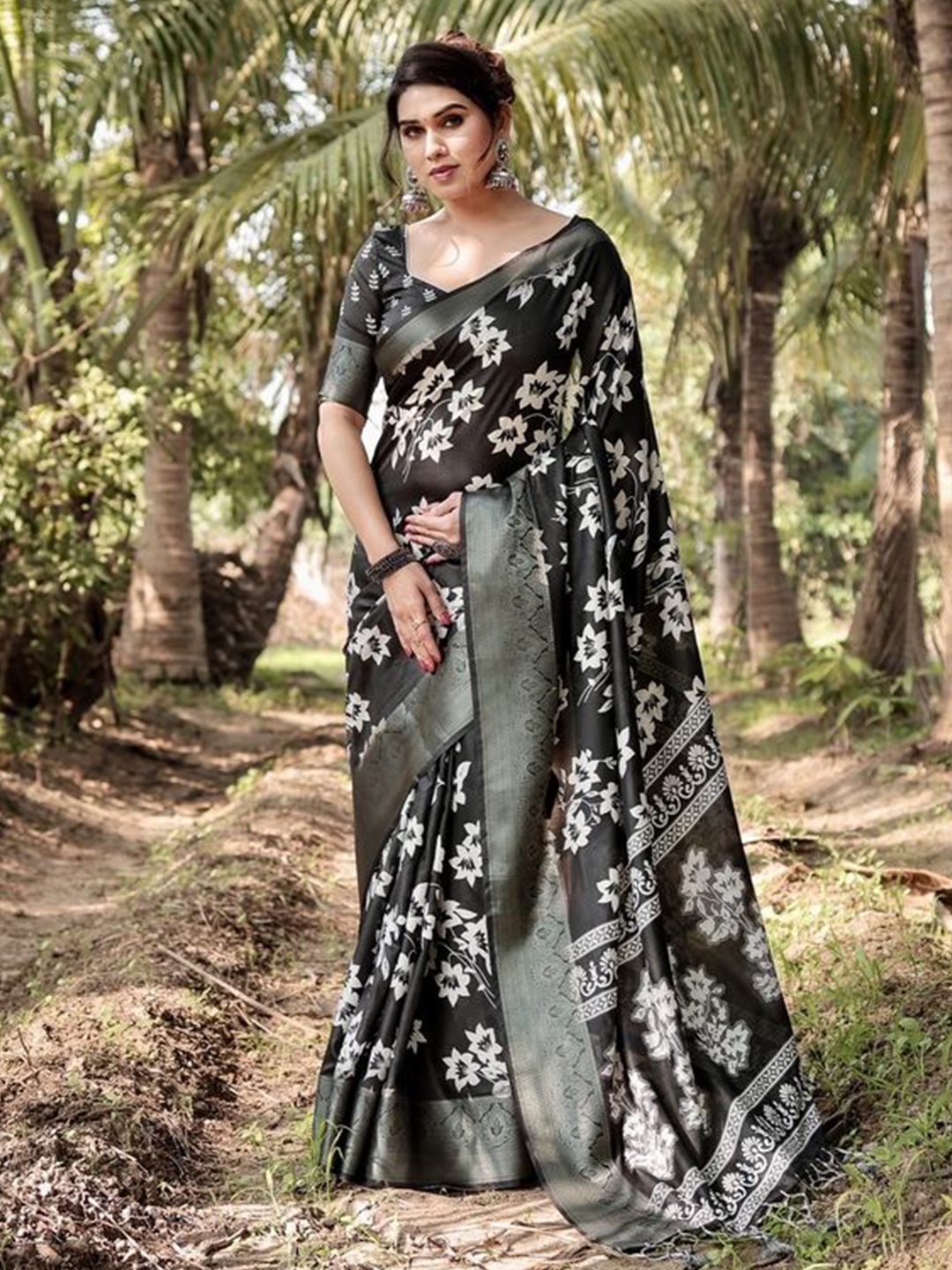 

ALMAARI FASHION Floral Printed Woven Design Zari Pure Silk Banarasi Saree, Black