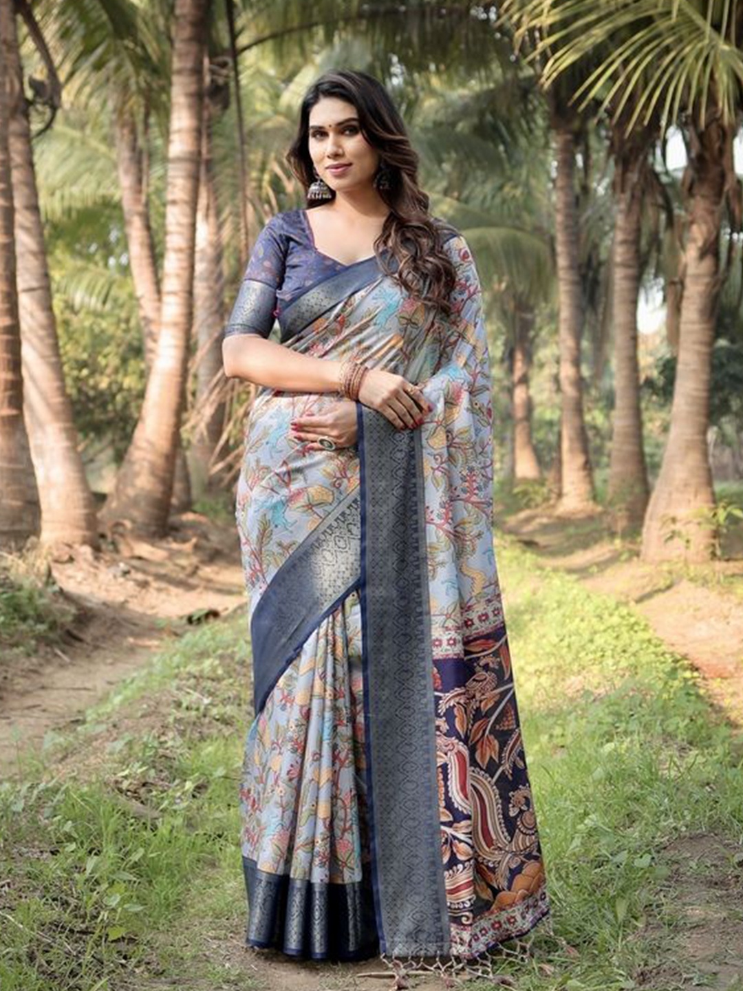

ALMAARI FASHION Floral Printed Zari Pure Silk Tussar Saree, Grey