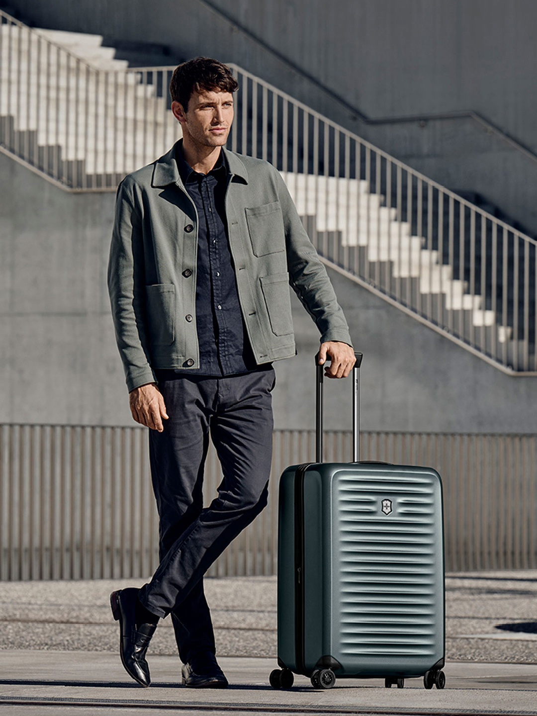 

Victorinox Airox Advanced Hard-Sided Medium Trolley Suitcase, Grey