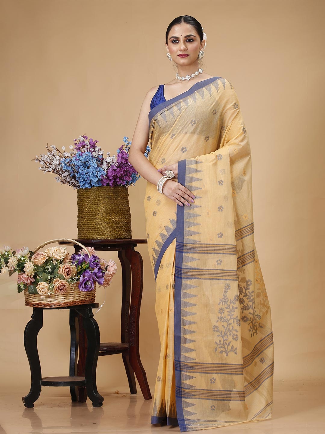 

SLAGHA Woven Design Pure Cotton Handloom Taant Saree, Cream