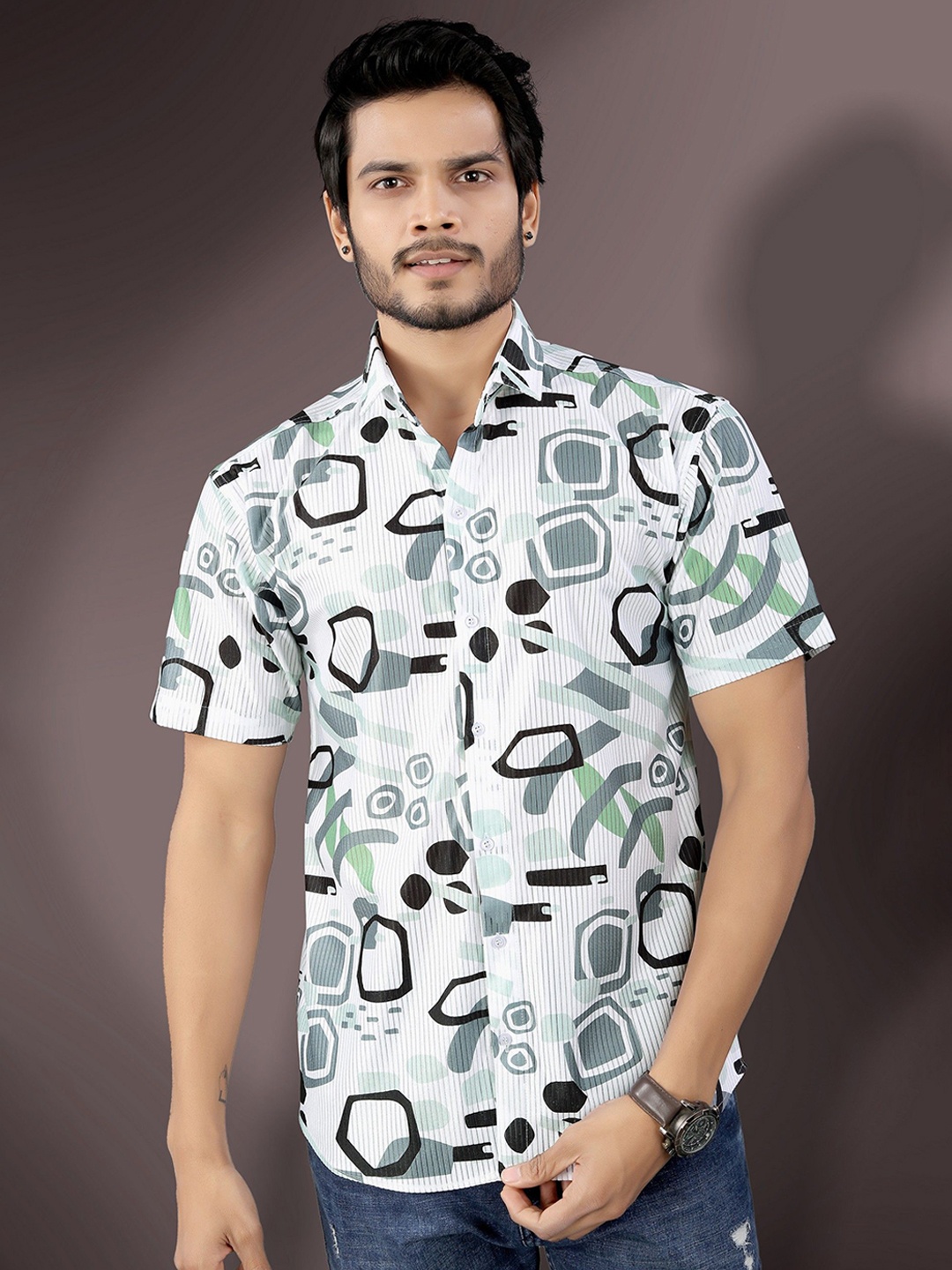 

Metronaut Men Semi Sheer Printed Casual Shirt, Green