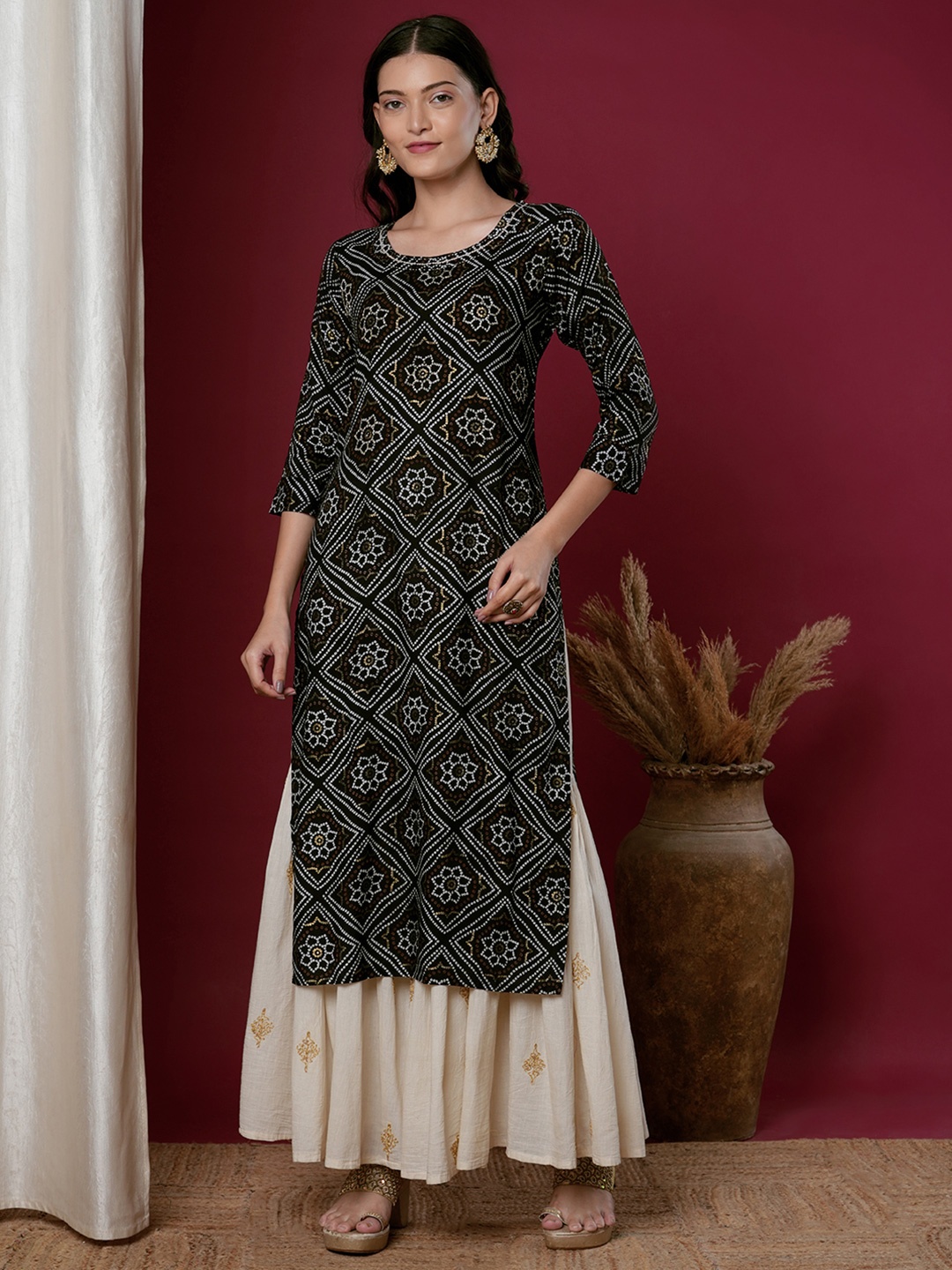 

FASHOR Bandhani Printed Round Neck Straight Kurta, Black