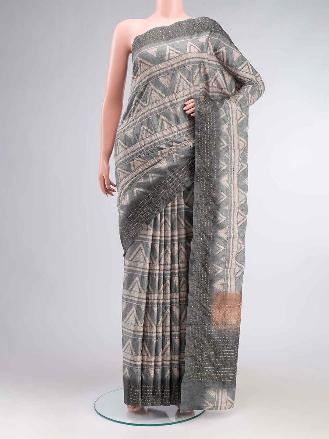 

Nalli Sequinned Printed Saree, Grey