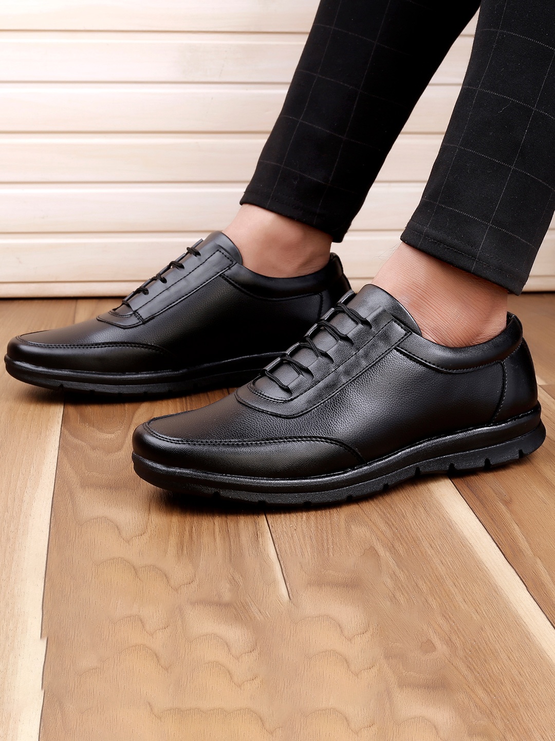 

riffway Men Sneakers, Black