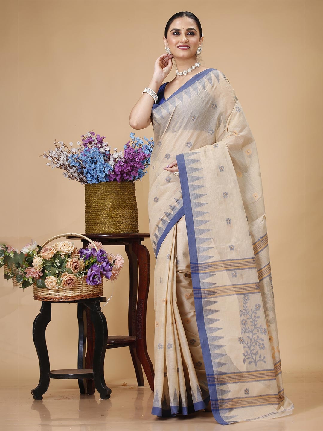 

SLAGHA Woven Design Pure Cotton Taant Saree, Beige