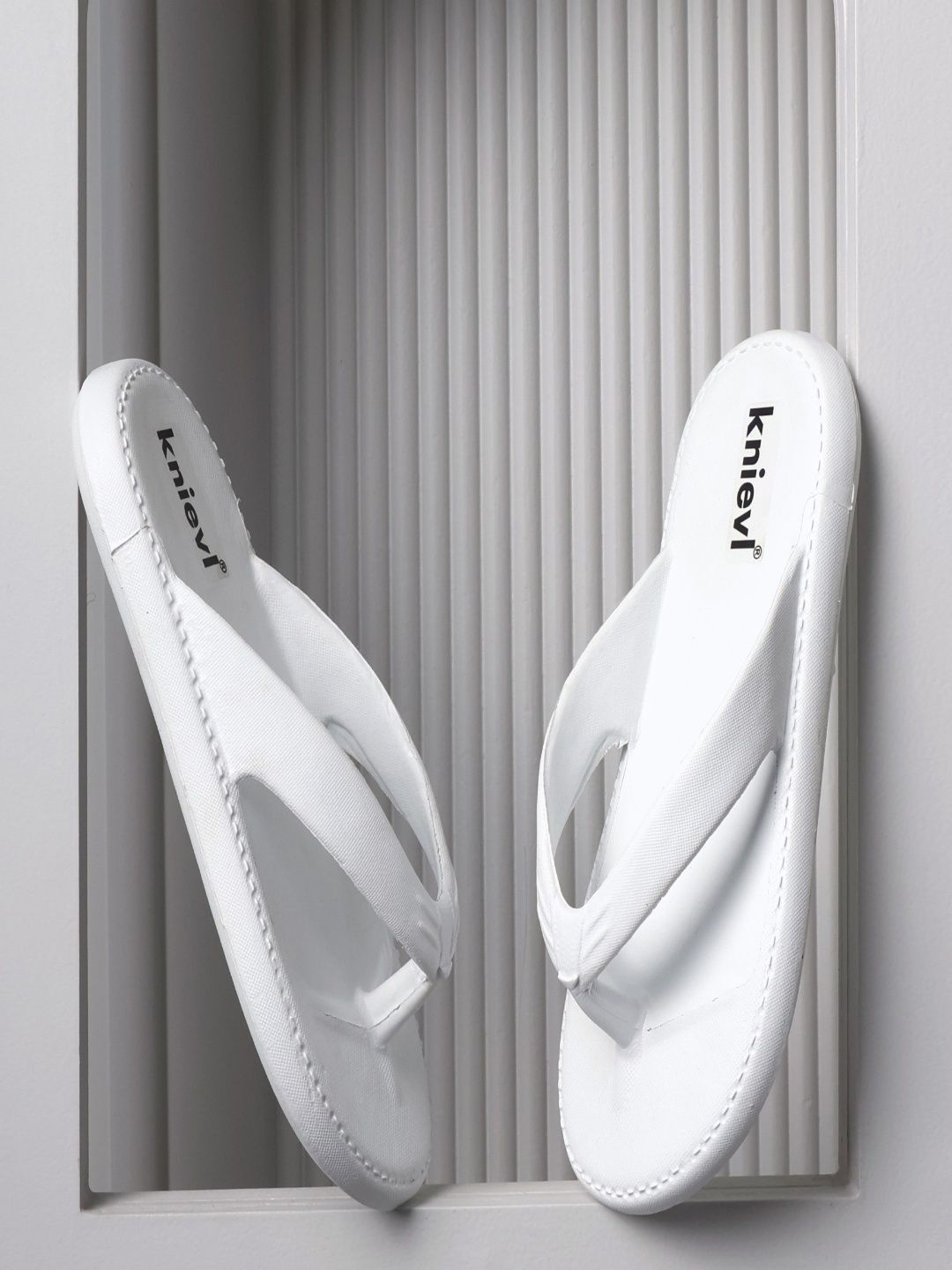 

KNIEVL Men Thong Flip-Flops, White