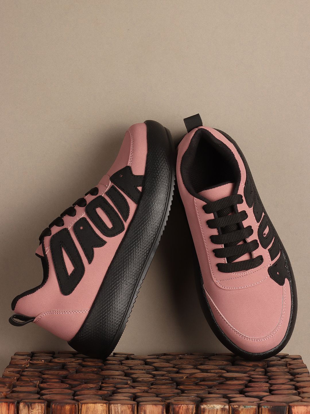 

The Roadster Lifestyle Co. Women Colourblocked Stylish Casual Lace Ups Sneakers, Pink