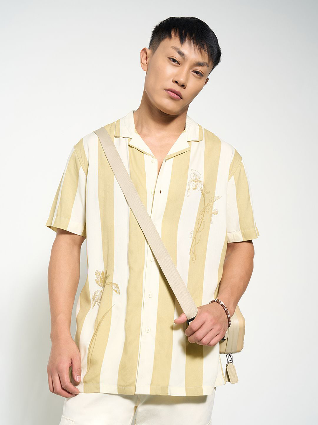 

7 Alt by Pantaloons Men Slim Fit Opaque Casual Shirt, Off white