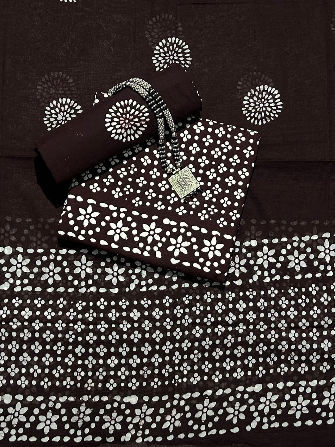 

Farooq Dyeing Floral Printed Pure Cotton Unstitched Dress Material, Brown