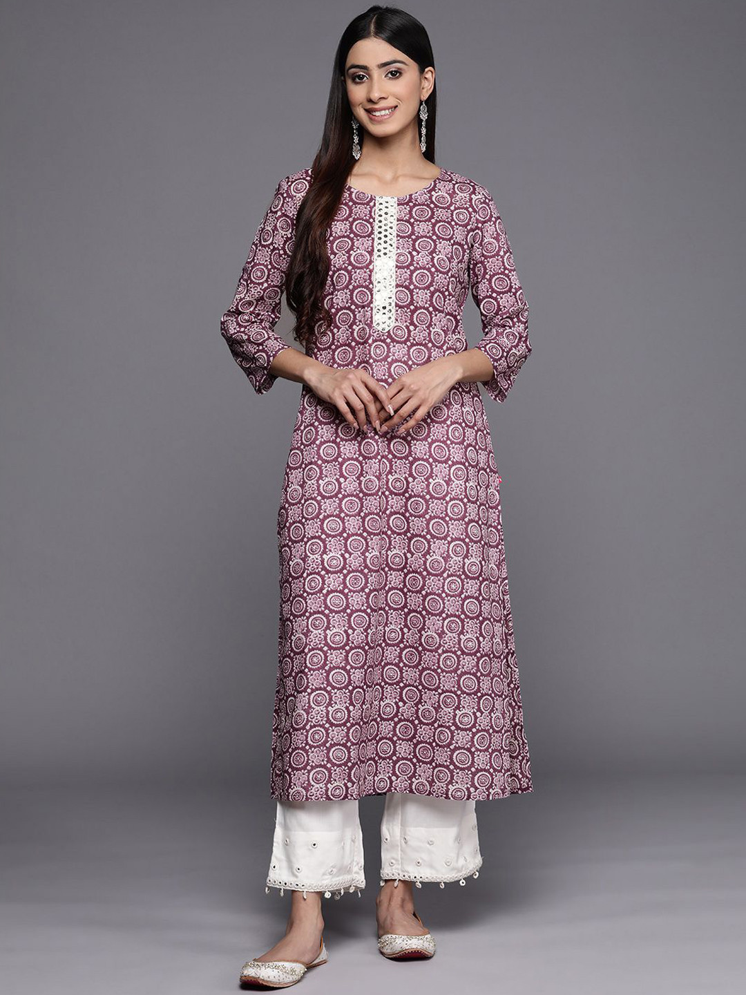 

DIVASTRI Floral Printed Mirror Work Cotton Straight Kurta, Purple