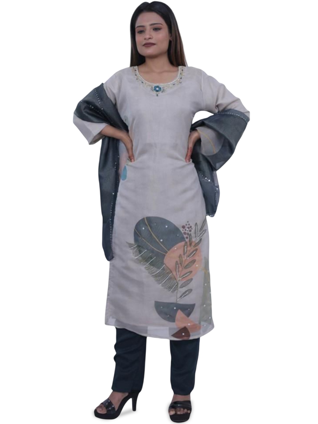 

Wavy Collection Floral Printed Thread Work Straight Kurta with Trouser & Dupatta, Grey