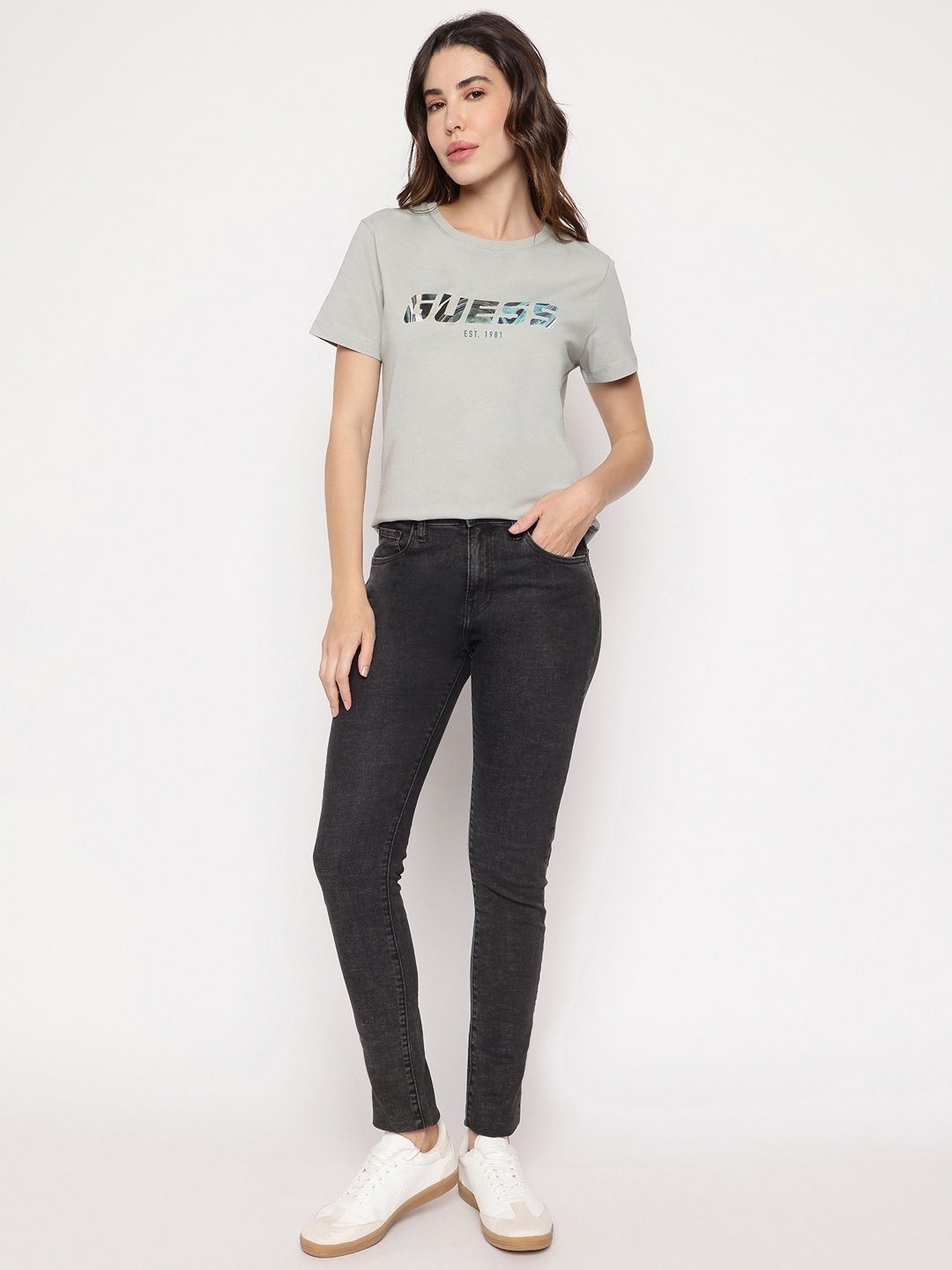 

GUESS Women Printed Tropical T-shirt, Grey