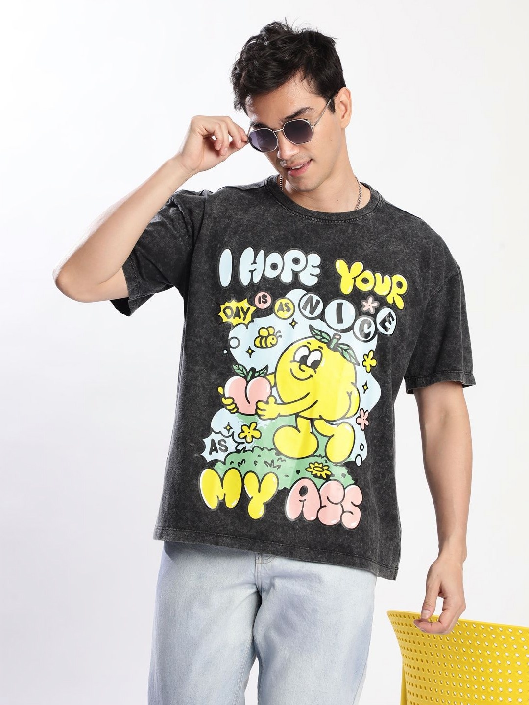 

Bene Kleed Men Printed Drop-Shoulder Sleeves Raw Edge T-shirt, Black
