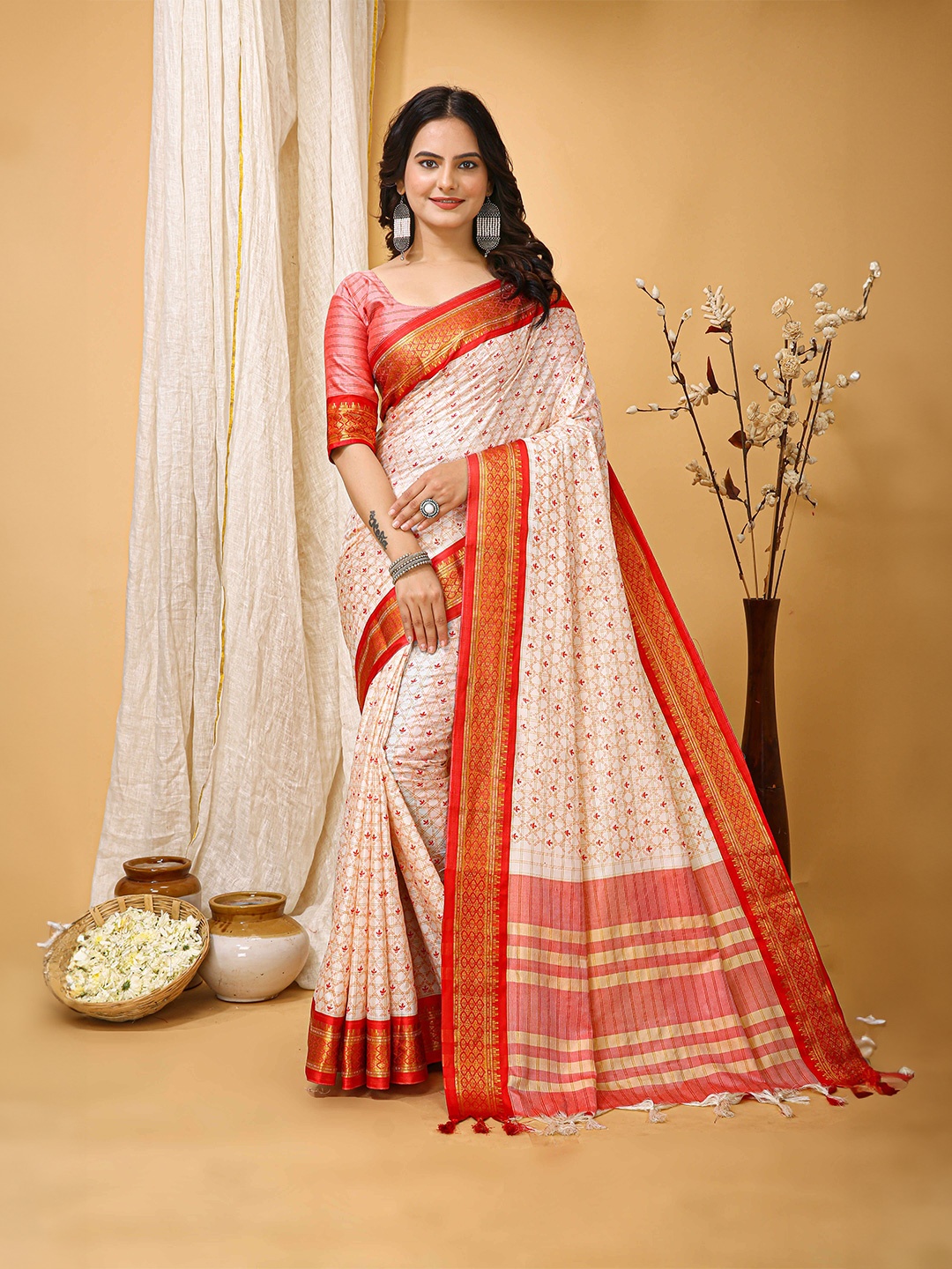 

VEECHIS Woven Design Zari Saree With Unstitched Blouse Piece, Red