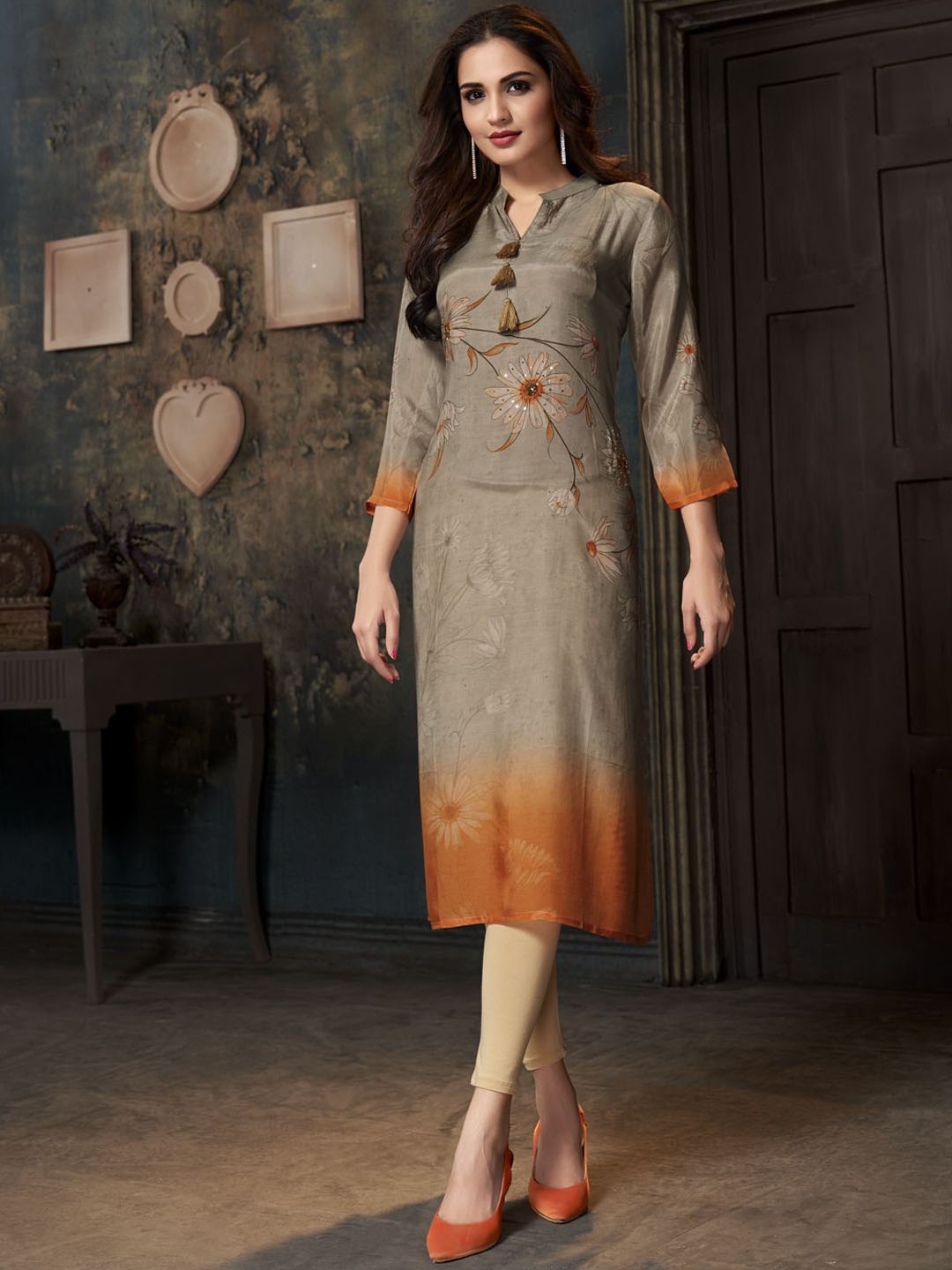 

DIVASTRI Women Floral Printed Thread Work Floral Kurta, Beige
