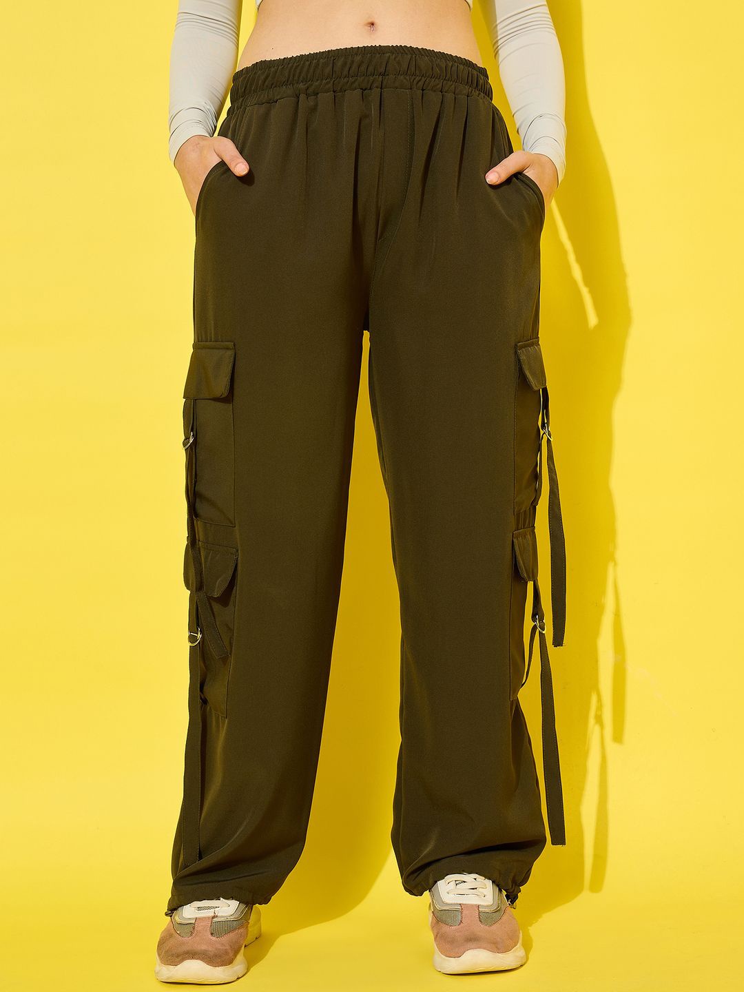 

BUY NEW TREND Women Relaxed Loose Fit High-Rise Cargos Trousers, Green