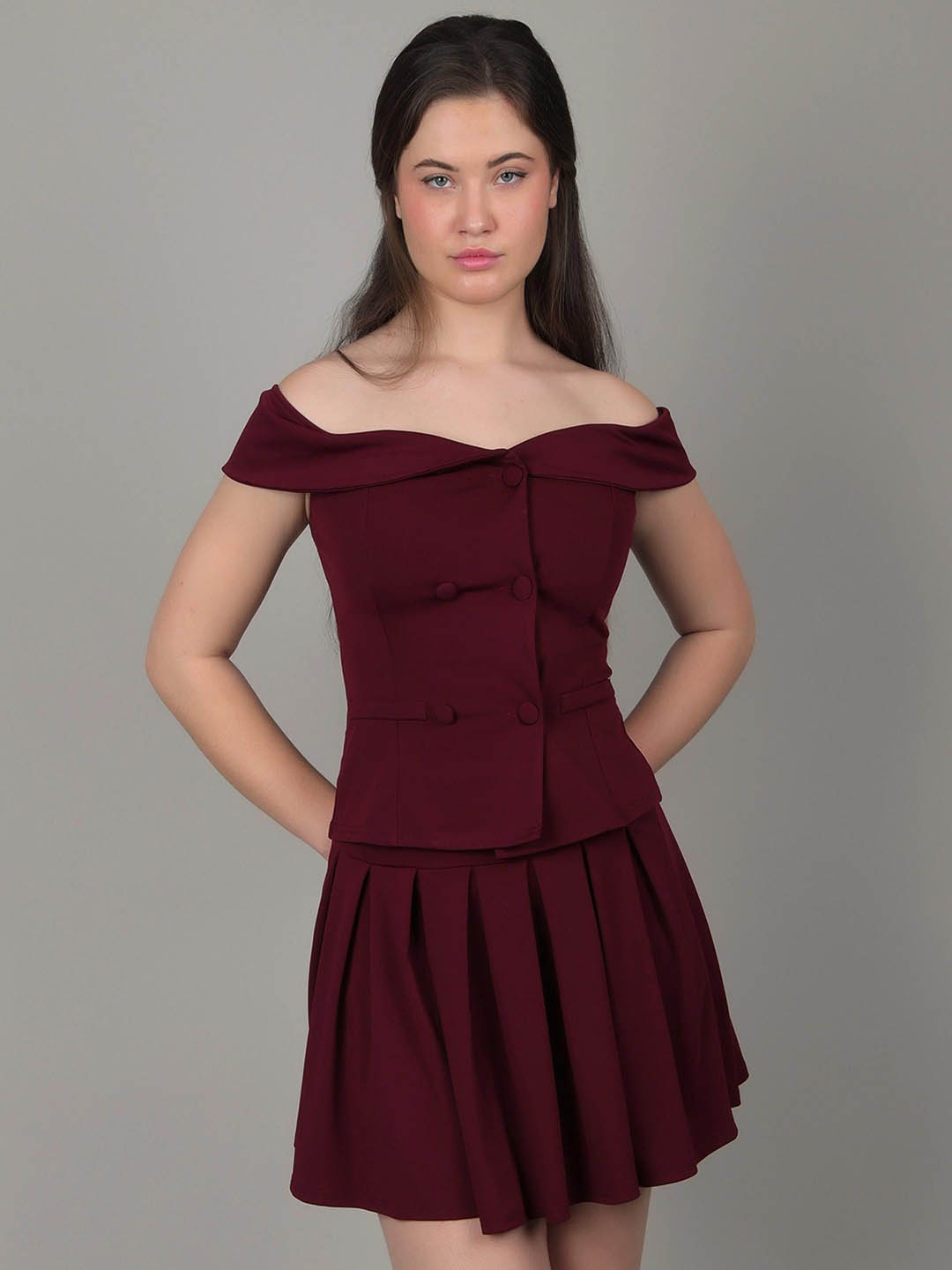 

iki chic Off-Shoulder Top & Shorts, Burgundy