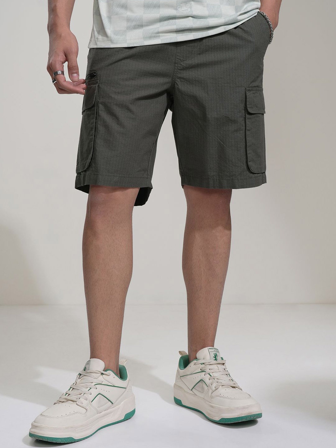 

HIGHLANDER Men High-Rise Cargo Shorts, Grey