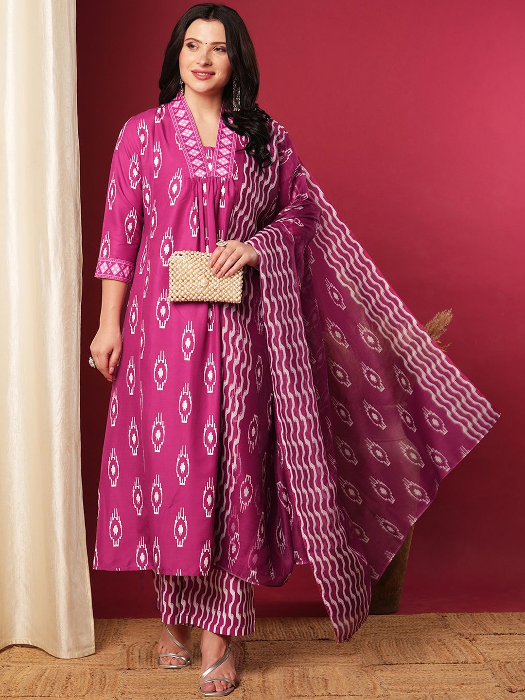 

GoSriKi Floral Printed V-Neck A-Line Kurta With Palazzos And Dupatta, Magenta