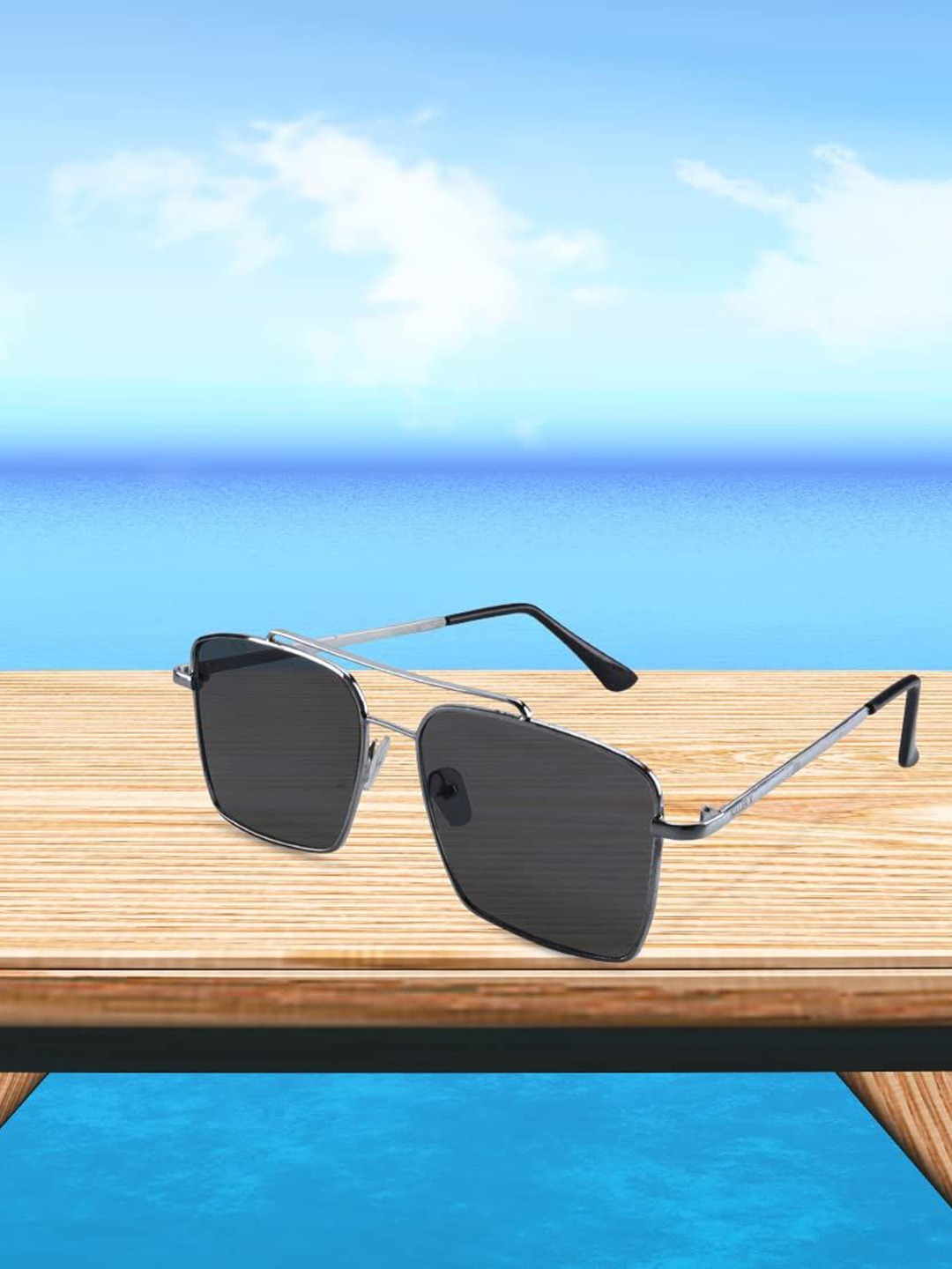 

FUNGLASSES Unisex Square Sunglasses with UV Protected Lens BOXER SILVER BLACK