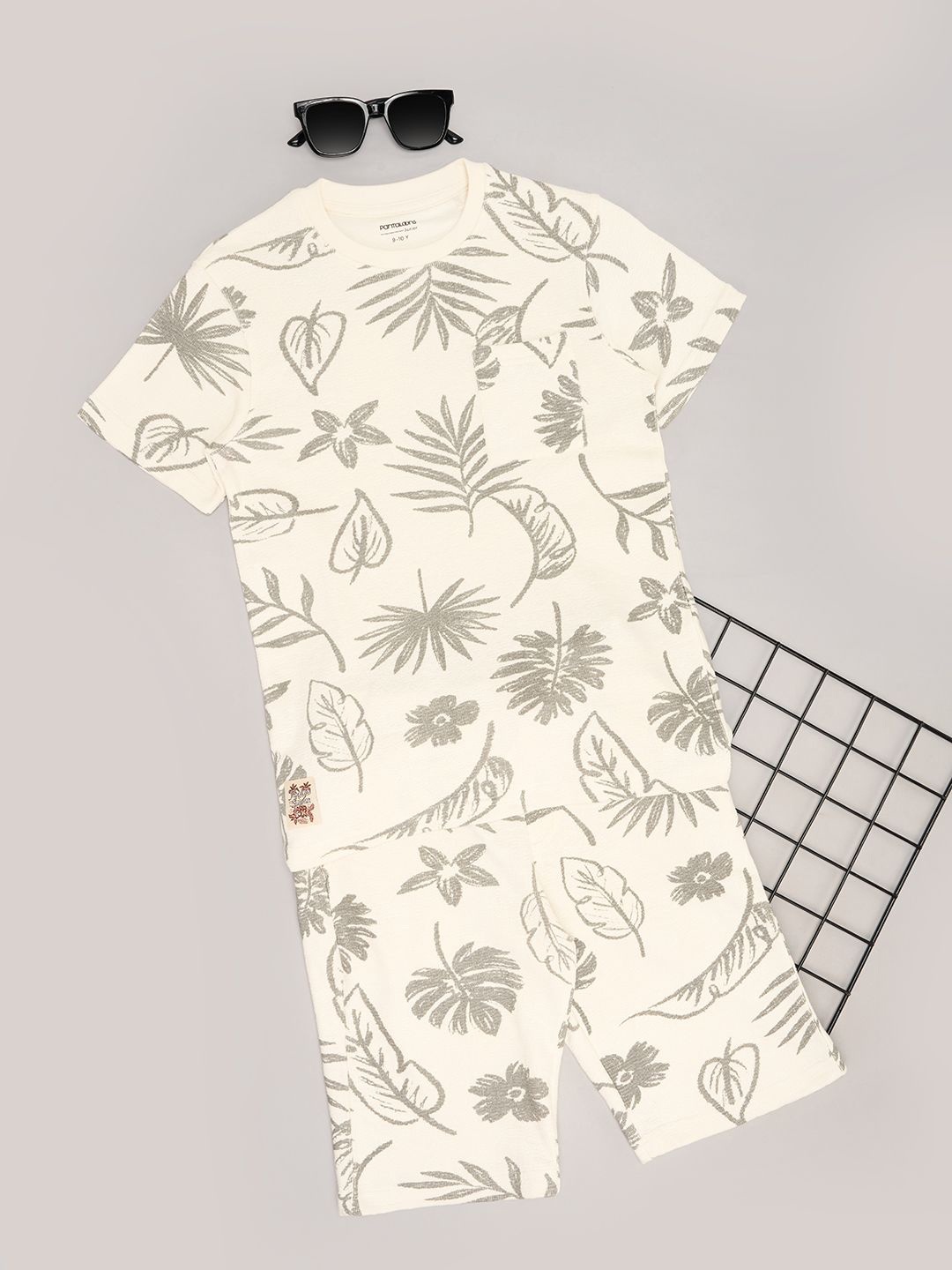 

Pantaloons Junior Boys Printed Short Sleeves Pure Cotton T-shirt With Shorts, Cream