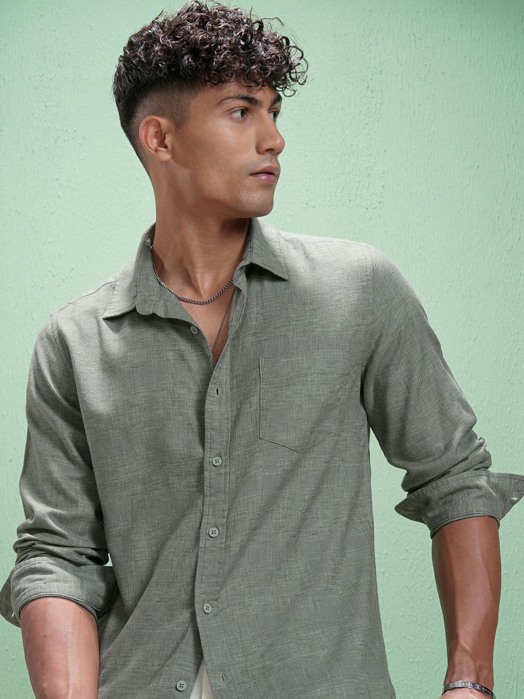 

HIGHLANDER Men Comfort Slim Fit Opaque Casual Shirt, Olive