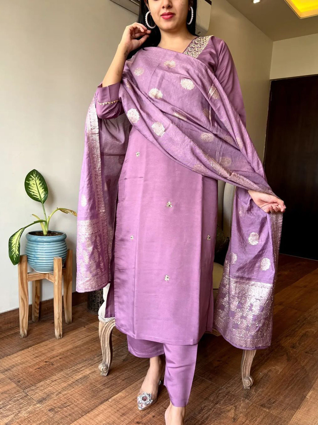 

Anara Floral Yoke Design V-Neck Gotta Patti Straight Kurta With Trousers & Dupatta, Magenta