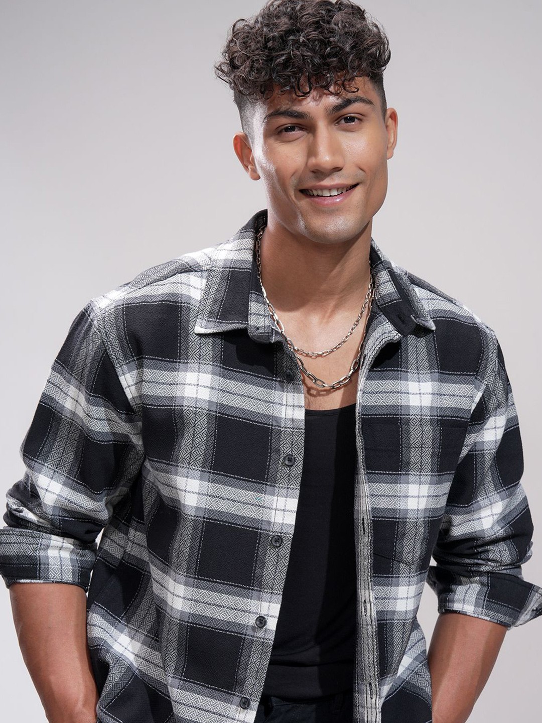 

HIGHLANDER Men Comfort Opaque Checked Casual Shirt, Black