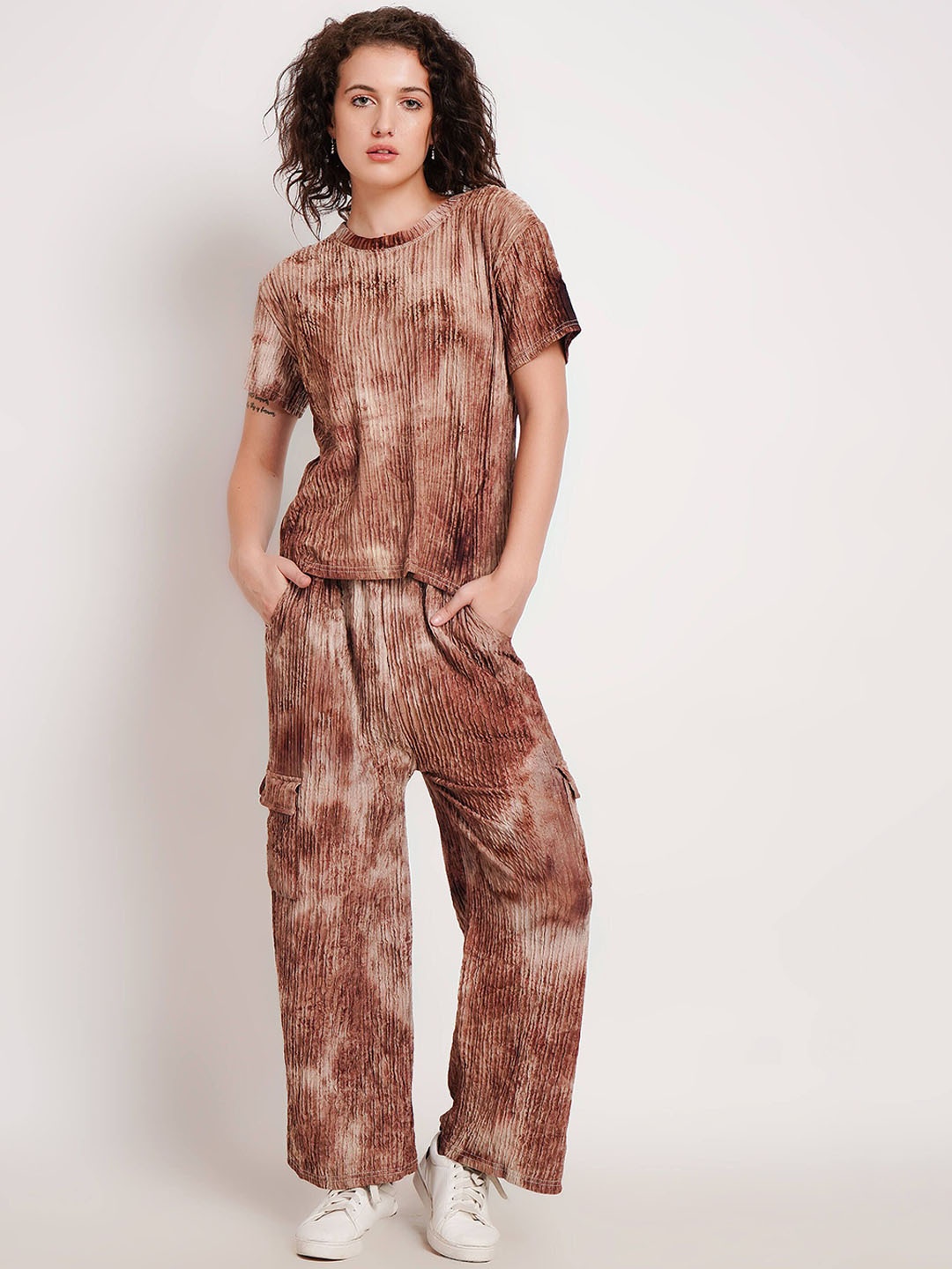 

Lugo Printed Round Neck T-Shirt With Trouser, Coffee brown