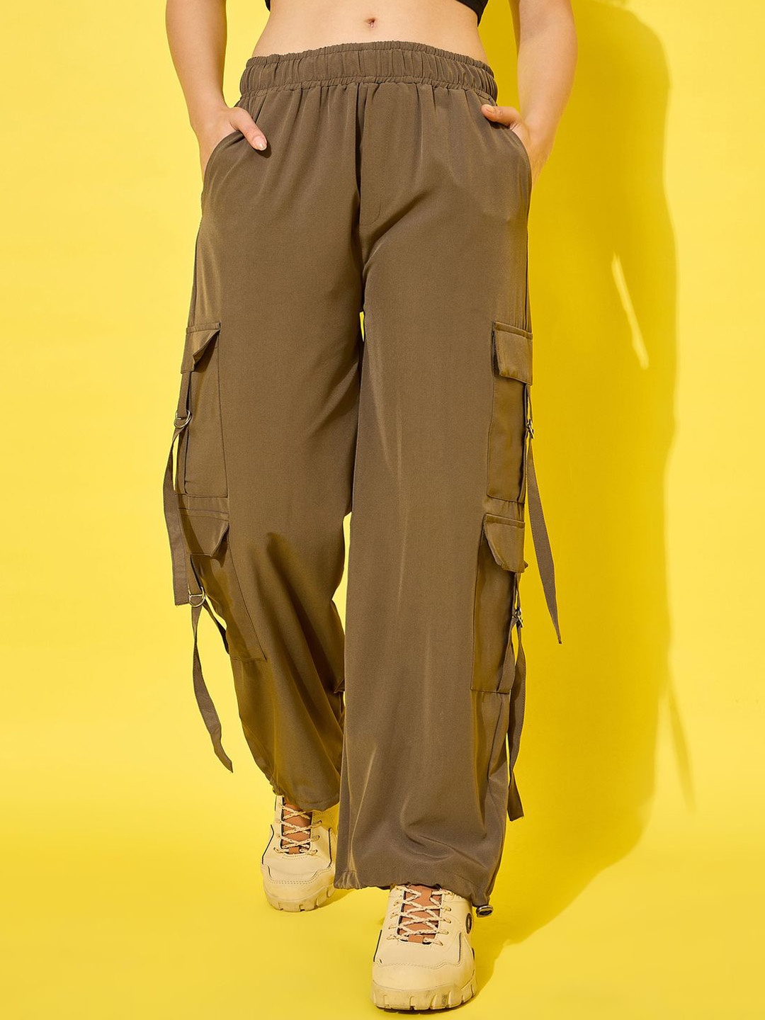 

BUY NEW TREND Women Relaxed Loose Fit High-Rise Cargos Trousers, Brown