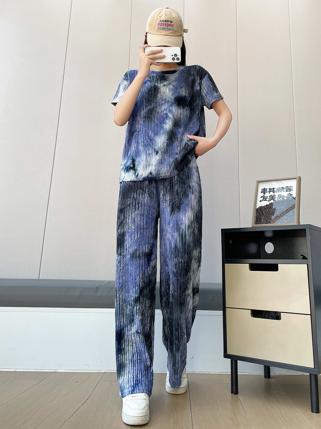

Lugo Tie & Dyed Short Sleeves Round Neck T-Shirt & Trousers, Blue