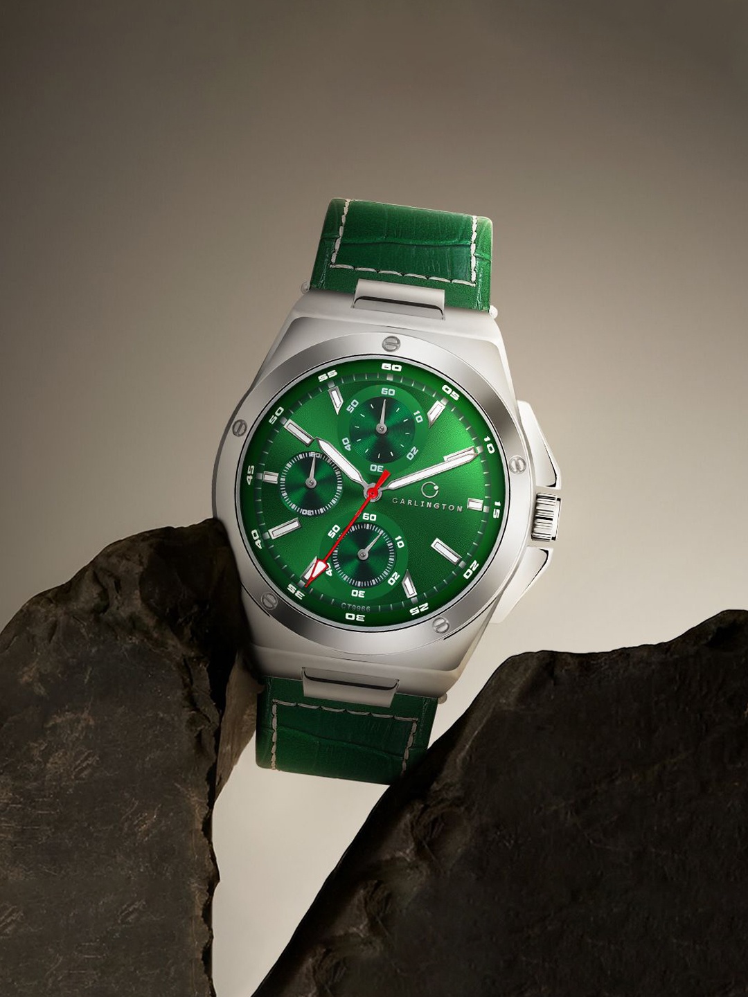 

CARLINGTON Men Dial & Leather Straps Analogue Multi Function Watch Legacy 9966 Silver Green