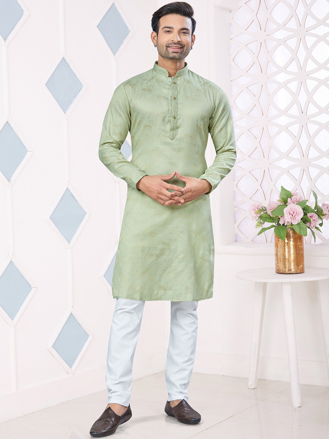 

OUTLUK Floral Woven Design Mandarin Collar Art Silk Jacquard Straight Kurta With Trousers, Green