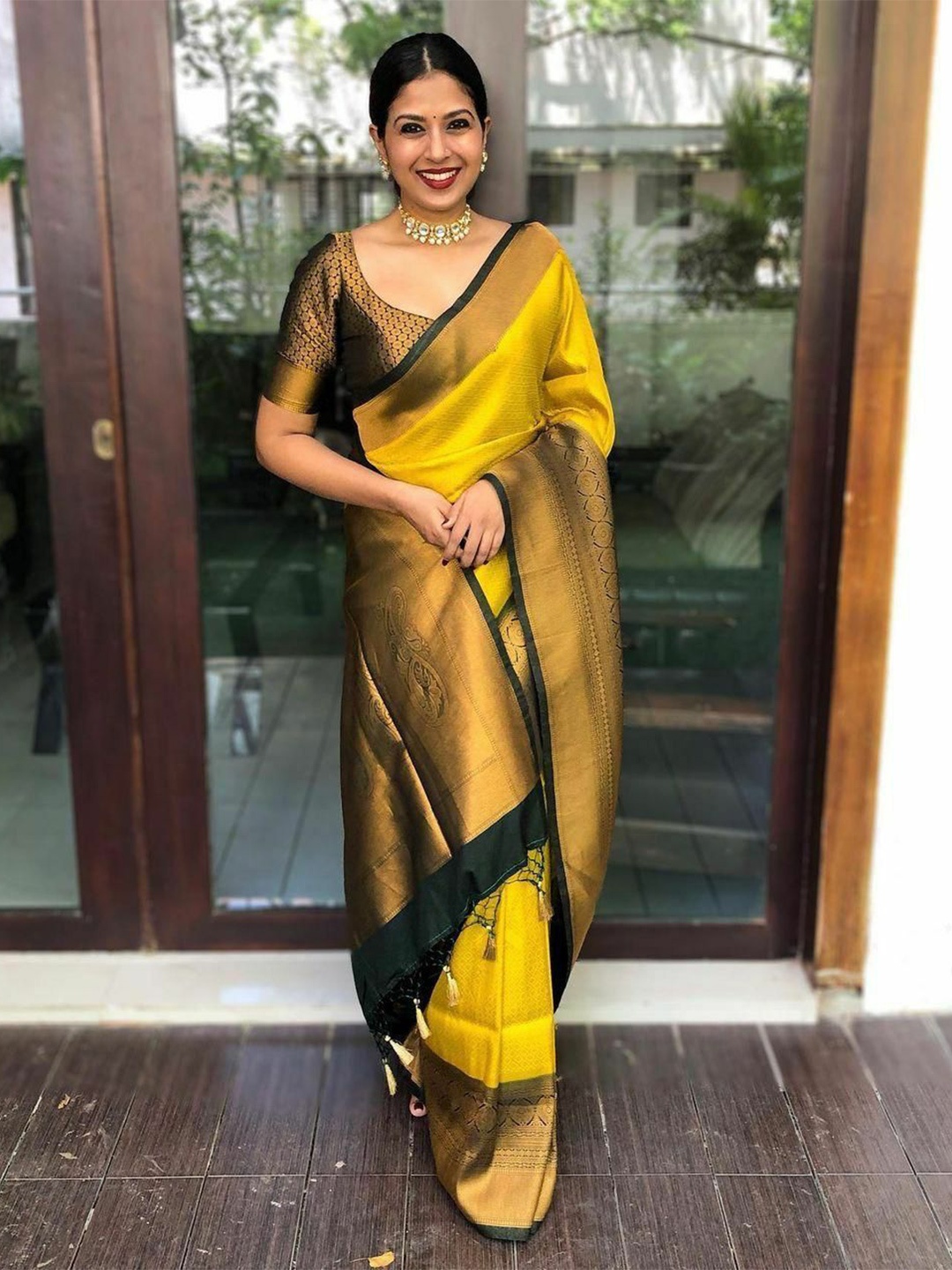 

VILLE FASHION Woven Design Zari Kanjeevaram Saree, Yellow