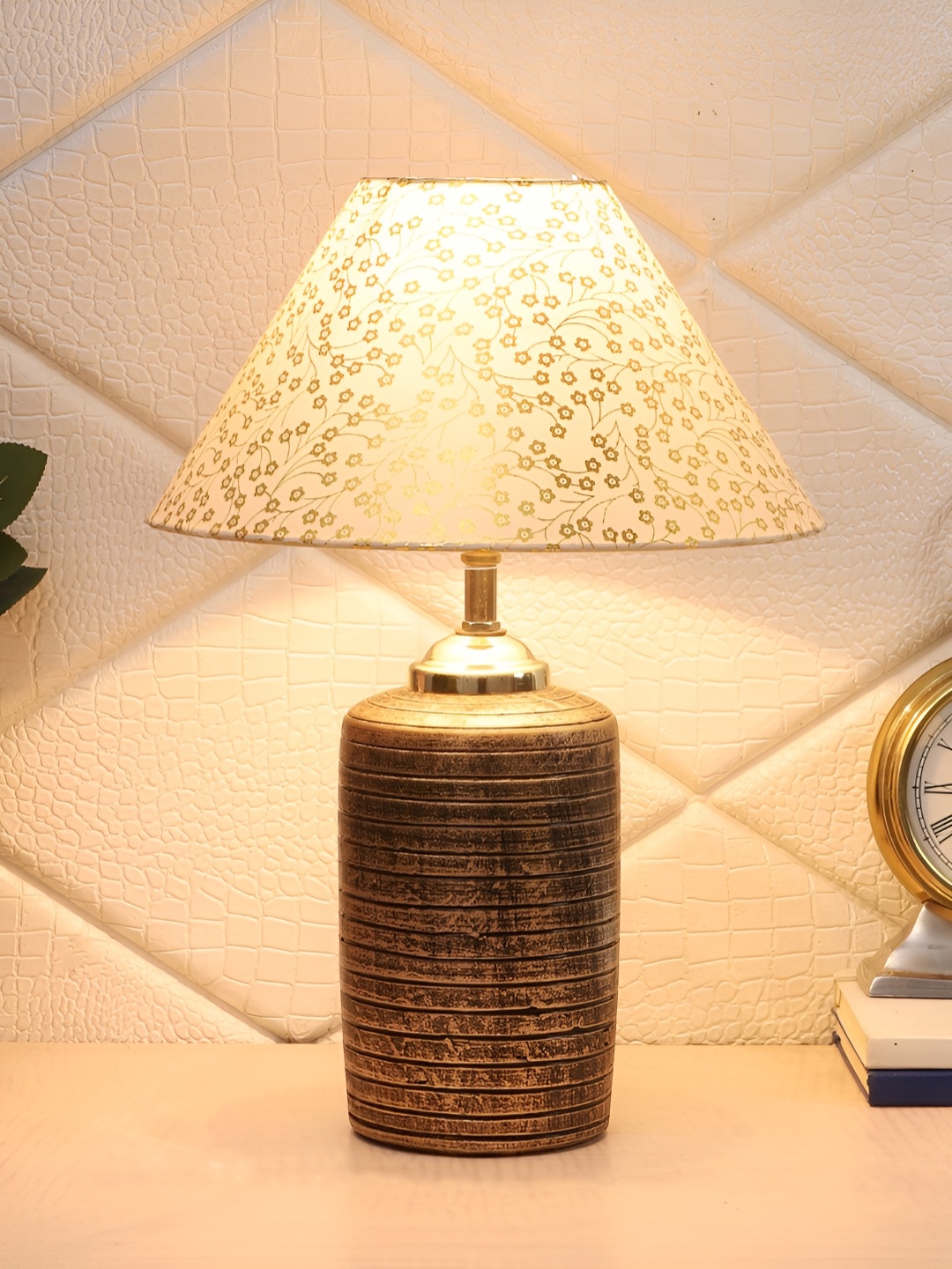 

BrightDaisy Beige & Gold-Toned Floral Printed Frusturical Shaped Terracotta Table Lamp