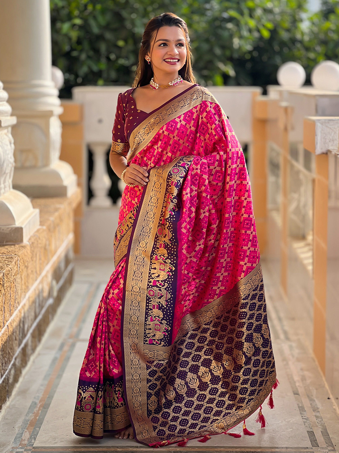 

VEECHIS Woven Design Zari Silk Blend Banarasi Saree, Pink
