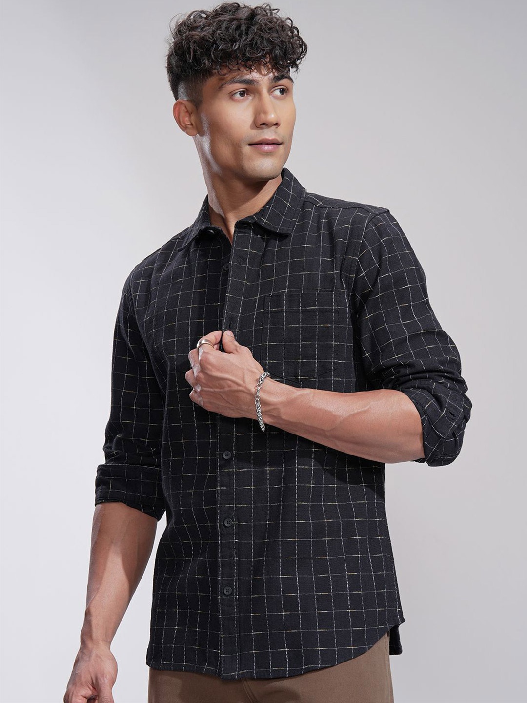 

HIGHLANDER Men Comfort Slim Fit Opaque Casual Shirt, Black