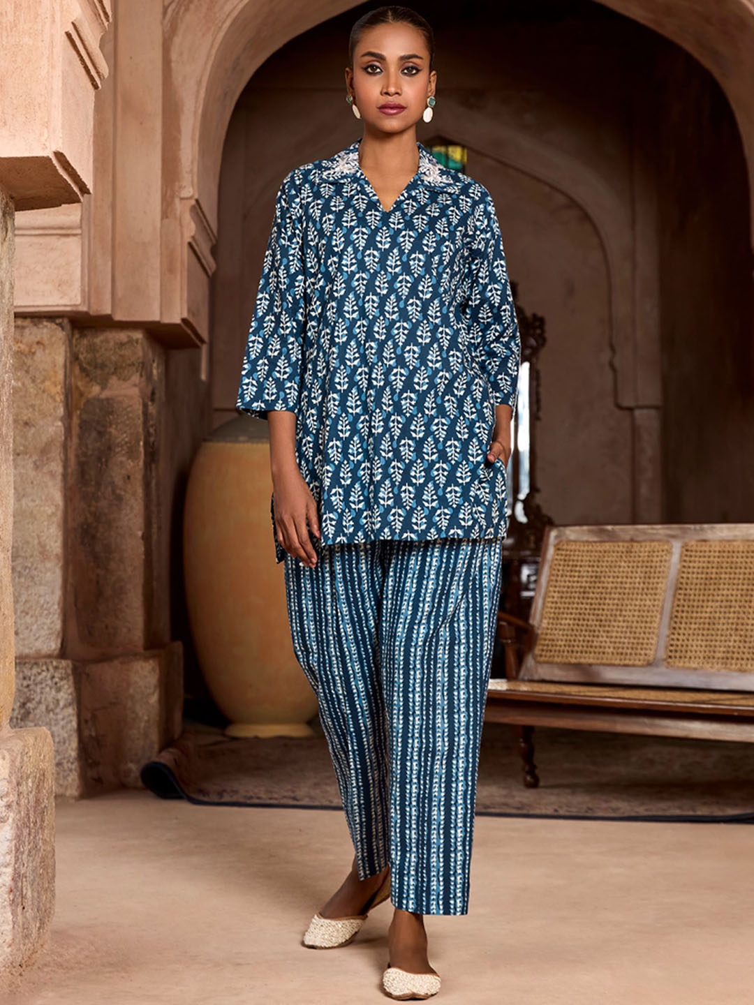 

WOMEN PLUS Indigo Blue Floral Printed Pure Cotton Tunic & Trouser
