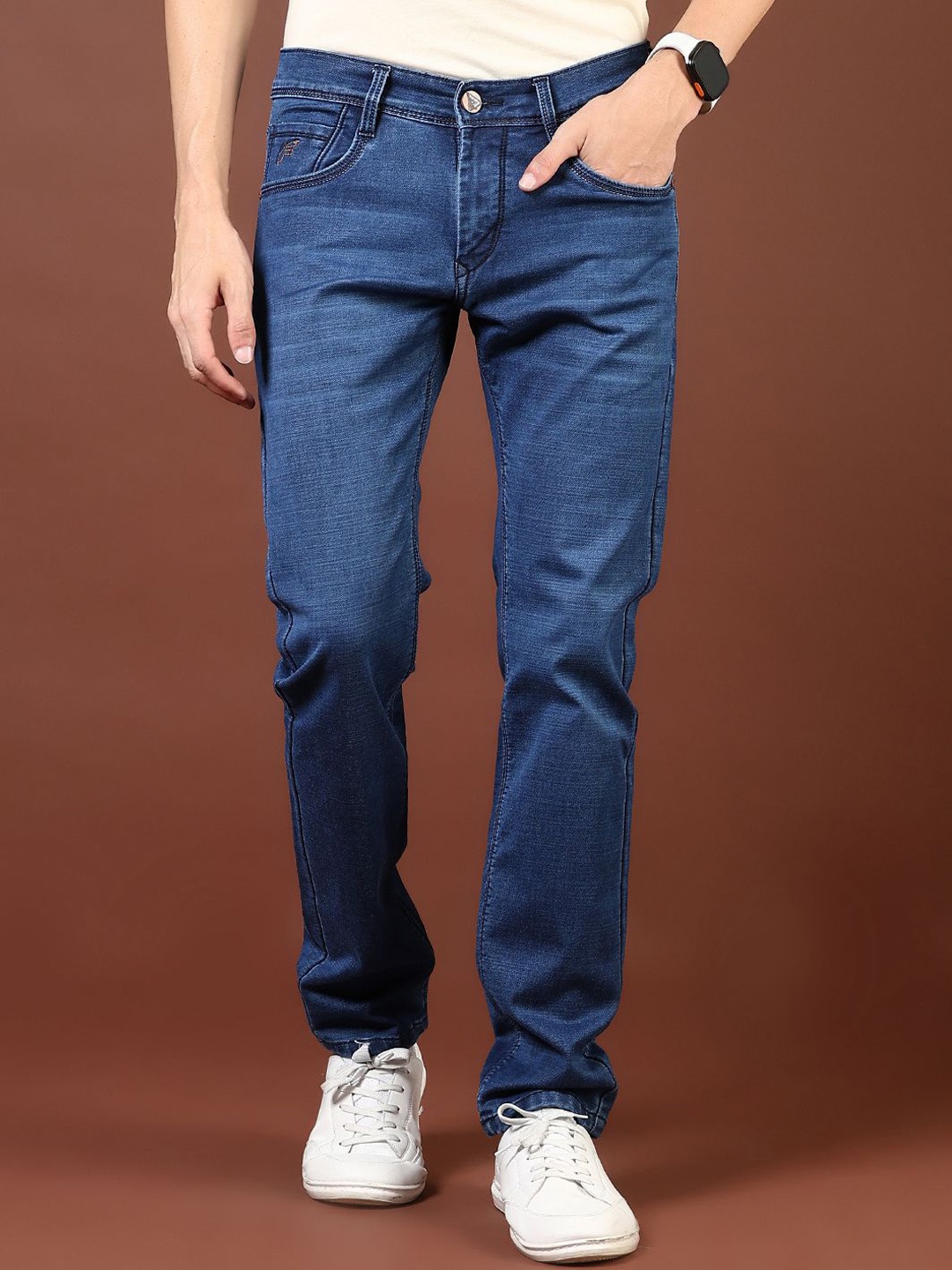 

V-Mart Men Slim Fit Light Fade Jeans, Blue