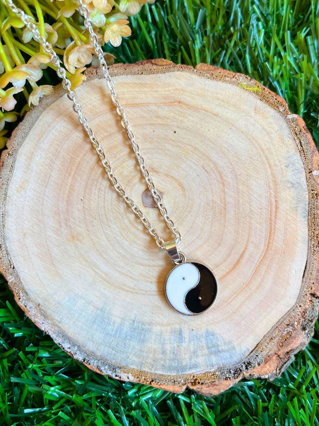 

DressBerry Enamelled Circular Shaped Pendant With Chain, Silver